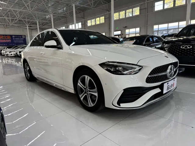 Mercedes-Benz C-Class — Фото автомобиля 3
