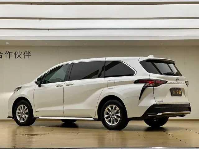 Toyota Granvia — Фото автомобиля 21