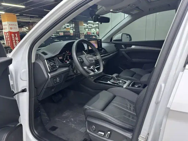 Audi Q5L — Фото автомобиля 9