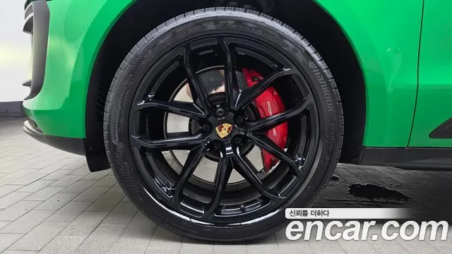 Porsche Macan — Фото автомобиля 5