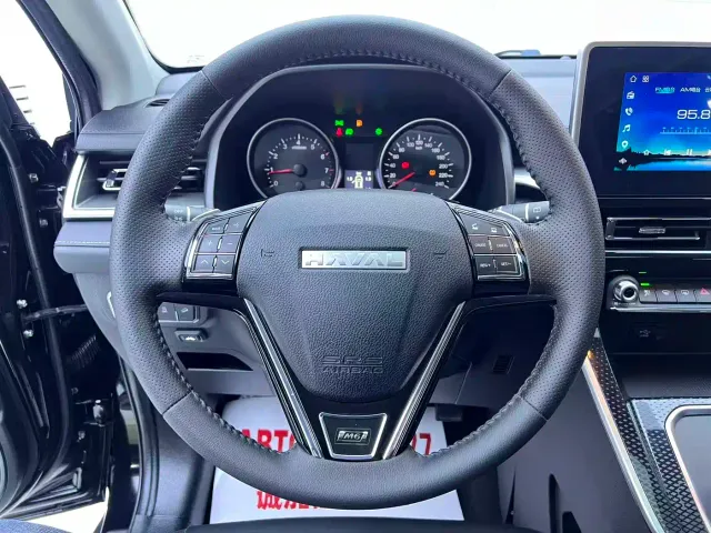 Haval M6 — Фото автомобиля 11