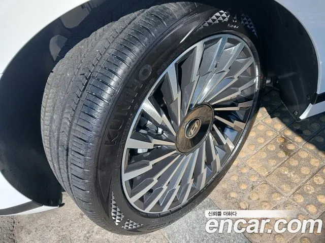 Hyundai Grandeur GN7 — Фото автомобиля 18