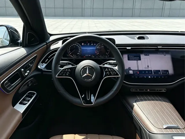 Mercedes-Benz E-Class — Фото автомобиля 7