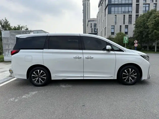 GAC Trumpchi M8 — Фото автомобиля 5