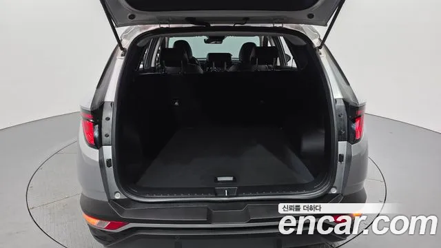Hyundai Tucson Tucson (NX4) Дизель 2.0 2WD — Фото автомобиля 30