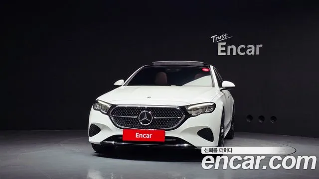 Mercedes-Benz E-Class — Фото автомобиля 3