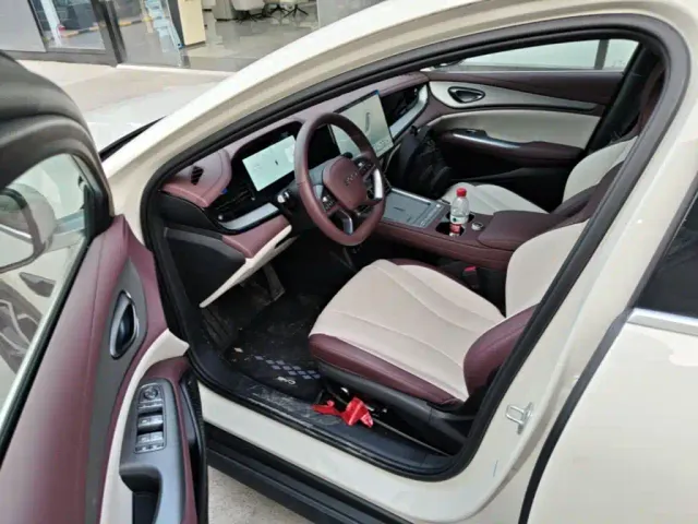 BYD Seal 07 DM-i — Фото автомобиля 15