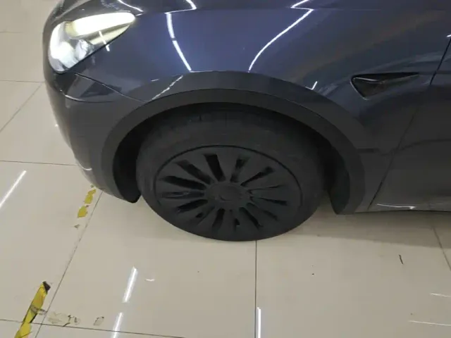 Tesla Model Y — Фото автомобиля 22