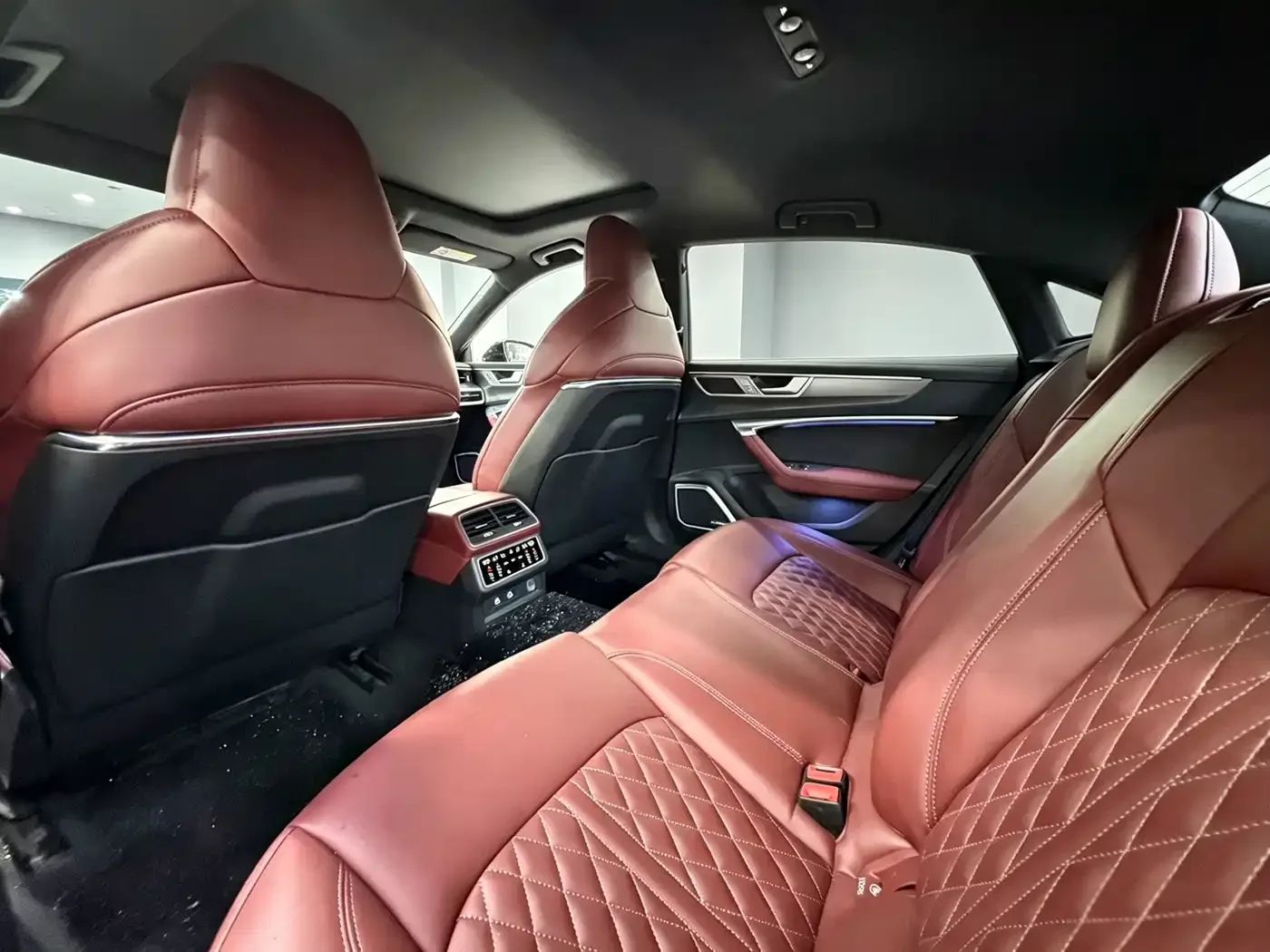 Audi Audi A7L 2024 45 TFSI quattro S-line Black Warrior Edition — Фото автомобиля 5