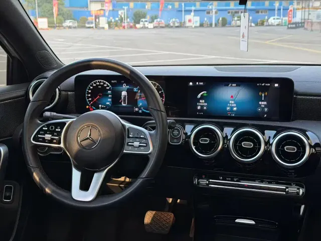Mercedes-Benz A-Class — Фото автомобиля 10