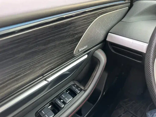 Xpeng P7 — Фото автомобиля 20