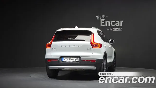 Вольво XC40 B4 Ultimate Bright — Фото автомобиля 4