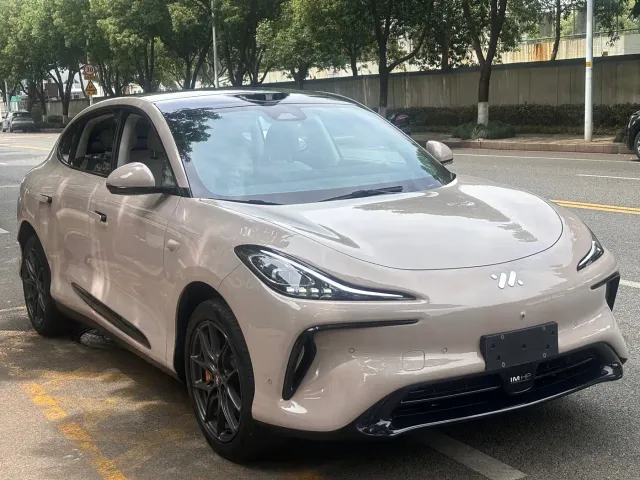 IM Motors LS6 — Фото автомобиля 3