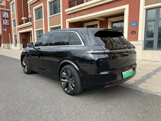 Li Auto L7 — Фото автомобиля 11