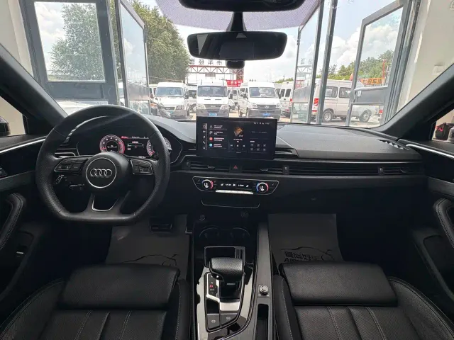 Audi A4L — Фото автомобиля 9