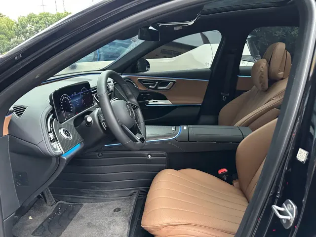 Mercedes-Benz E-Class — Фото автомобиля 6