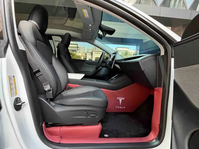 Tesla Model Y — Фото автомобиля 7