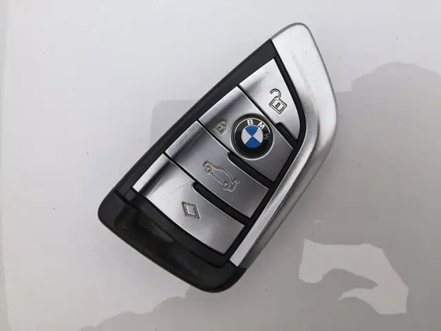 BMW 5 Series — Фото автомобиля 12