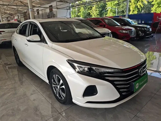 Changan Eado — Фото автомобиля 3