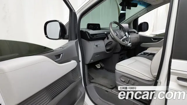 Hyundai Staria Staria 4WD Lounge 9 мест — Фото автомобиля 10