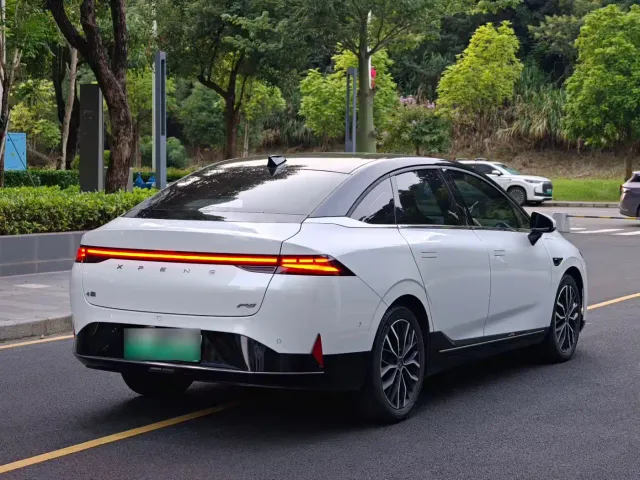 Xpeng P5 — Фото автомобиля 6