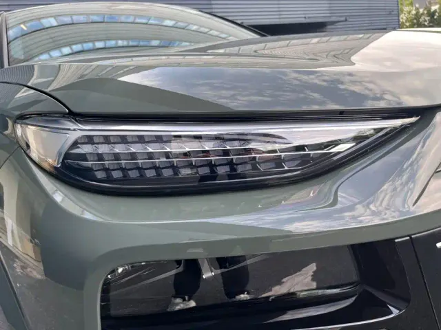 Audi Q6L e-tron — Фото автомобиля 17