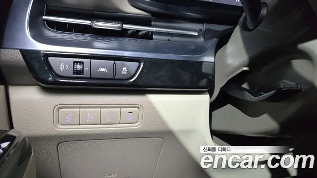 Kia Carnival Generation 4 — Фото автомобиля 17