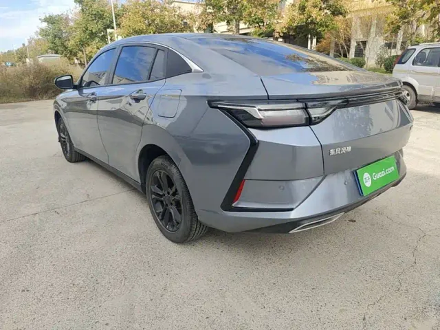 Dongfeng Yixuan — Фото автомобиля 4