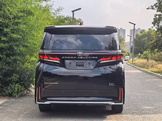 Toyota Vellfire — Фото автомобиля 14