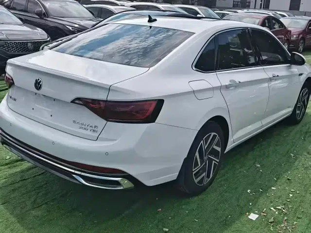 Volkswagen Sagitar — Фото автомобиля 6