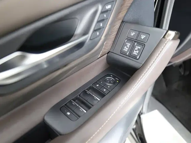Toyota Alphard — Фото автомобиля 16