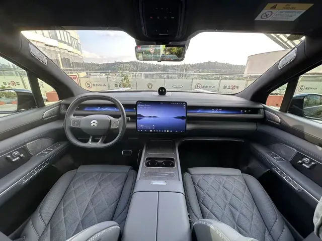 Nio ES8 — Фото автомобиля 14