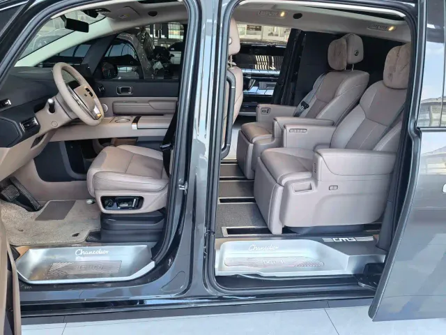 Li Auto MEGA — Фото автомобиля 10