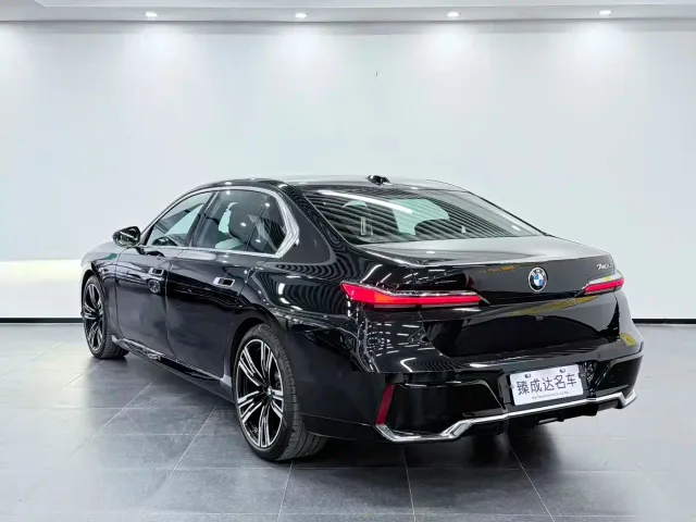 BMW 7 Series — Фото автомобиля 5
