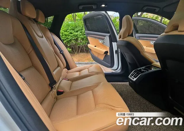 Volvo S90 — Фото автомобиля 12