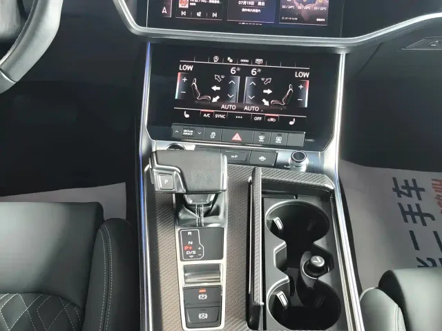 Audi A7L — Фото автомобиля 12
