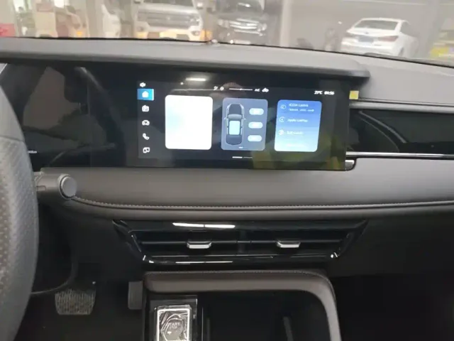Roewe i5 — Фото автомобиля 12