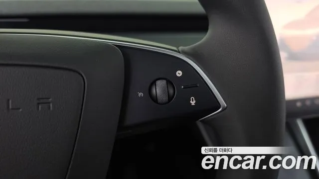Tesla Model Y — Фото автомобиля 20