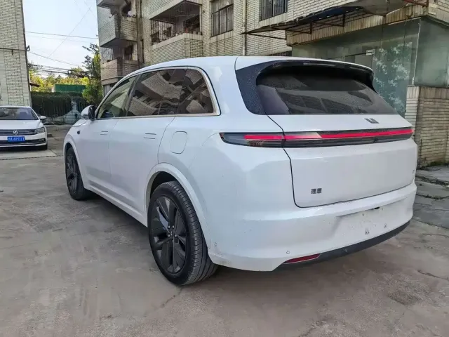 Li Auto L7 — Фото автомобиля 8