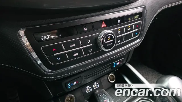 KG_Mobility_Ssangyong Rexton Новый Rexton Sport Khan Дизель 2.2 4WD — Фото автомобиля 16