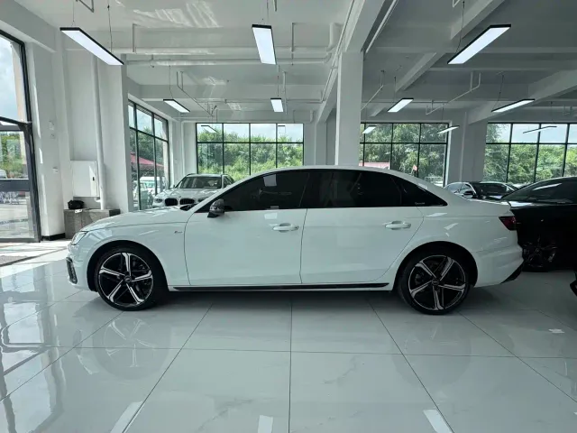 Audi A4L — Фото автомобиля 4
