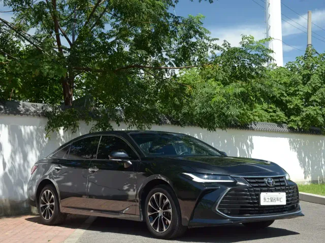 Toyota Avalon — Фото автомобиля 3