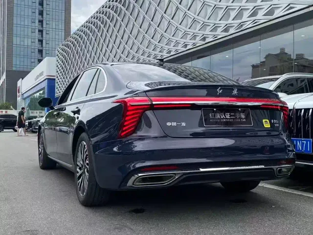 Hongqi H5 — Фото автомобиля 8