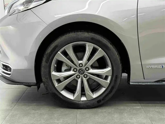 Toyota Sienna — Фото автомобиля 18