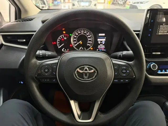 Toyota Corolla — Фото автомобиля 12