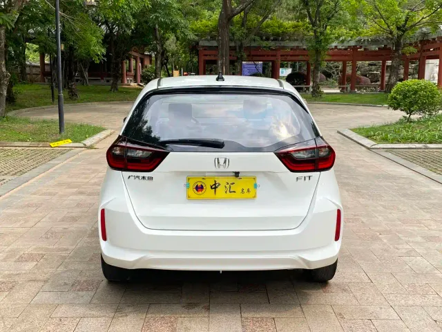 Honda Fit — Фото автомобиля 8