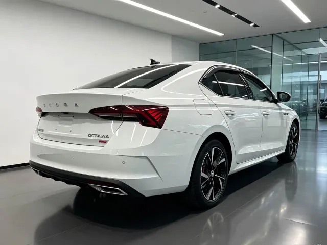 Skoda Octavia — Фото автомобиля 5