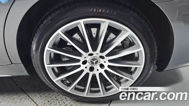 Mercedes-Benz S-Class — Фото автомобиля 21