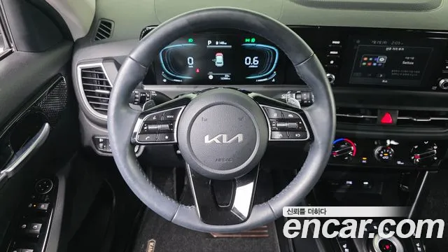 Kia Seltos — Фото автомобиля 13