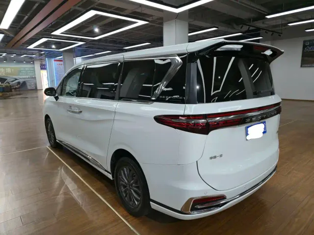 Bestune Besturn M9 — Фото автомобиля 7